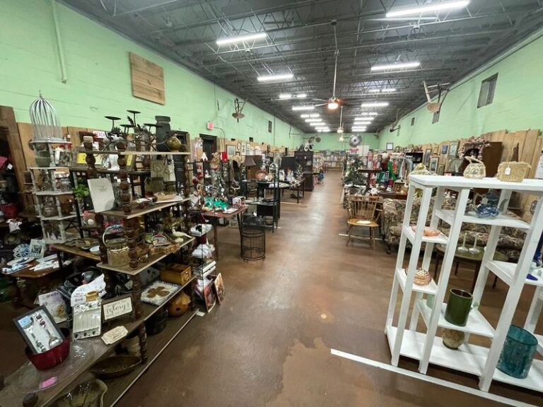 Antiques And Vintage Treasures Wait At These 8 Mississippi Antique Malls On Highway 49