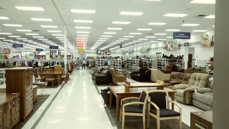 This Nevada Thrift Store Is So Big Shoppers Say An Hour Barely Covers It