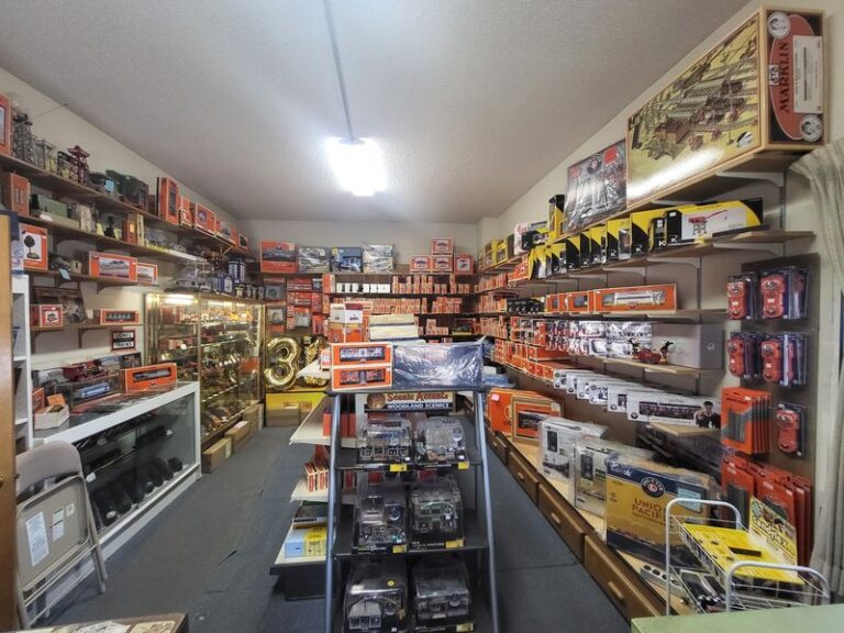 This Old-School Nevada Shop Keeps Vintage Lionel Engines Running And Swallows A Whole Saturday