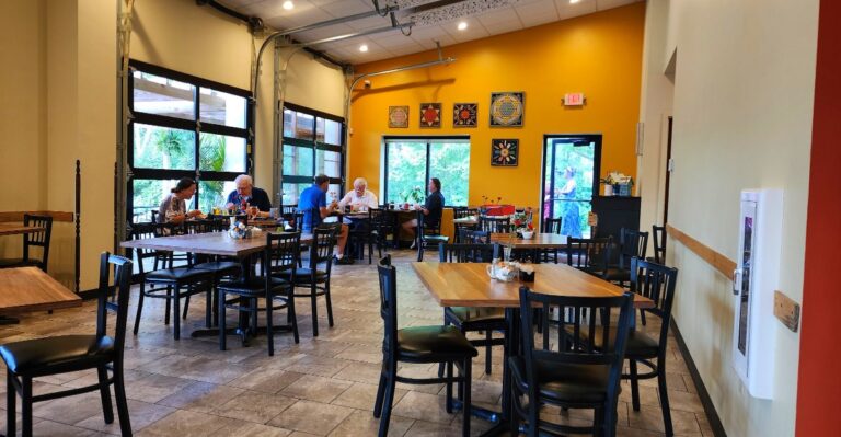 This Wisconsin Breakfast Spot Makes Cheddar Biscuits Worth Planning A Morning Around