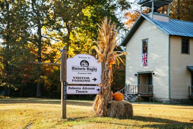 A British Author Founded This Tennessee Village In 1880, And Walking It Still Costs Nothing
