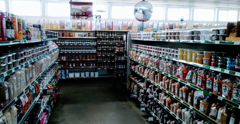 Wisconsin Shoppers Keep Coming Back To This Amish Store For Bulk Foods And Hard-To-Find Staples