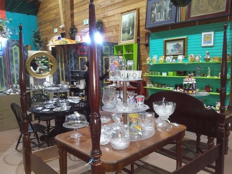 These 7 Mississippi Thrift Stores Are Where Grandma And The Kids Both Find Something To Take Home