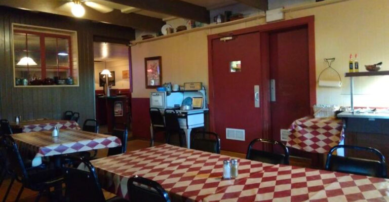 This Rural Supper Club Outside Eau Claire Is Where Locals Actually Go For Friday Fish Fry