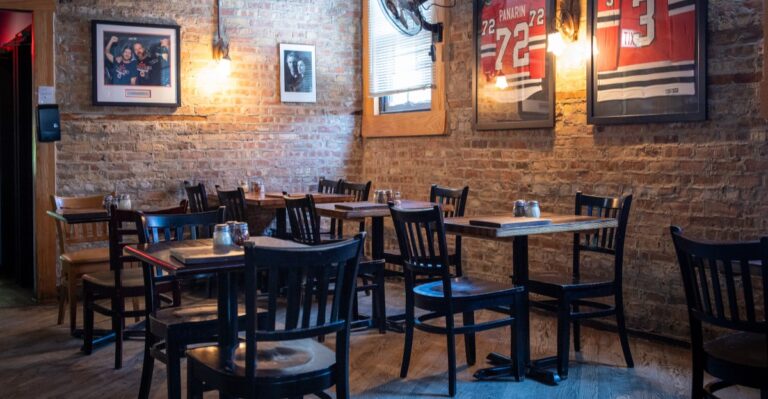 Kids Pull Apart A Caramelized Cheese Crust At This Illinois Deep-Dish Pizzeria
