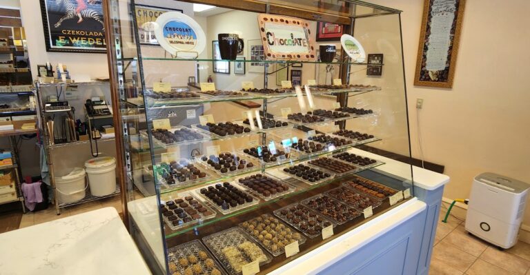 This Wisconsin Chocolate Shop Lets You Watch Your Own Candy Bar Being Made