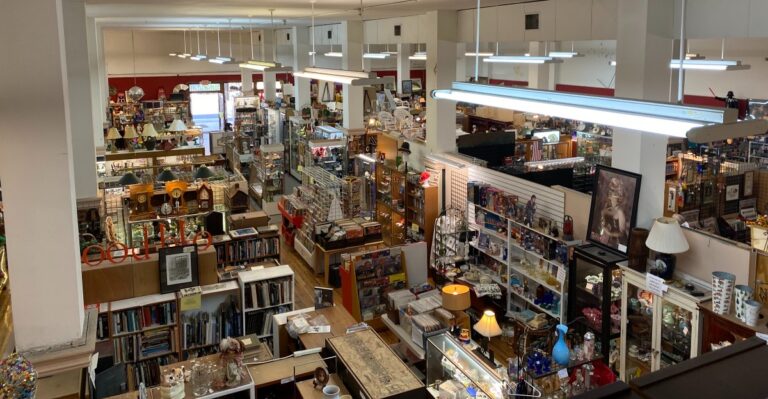 Families Spend An Entire Saturday Wandering The Aisles Of This Huge Sparks Antique Mall