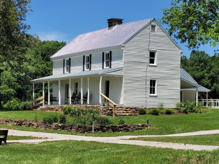 The 1814 Homeplace Restored Inside A Tennessee State Park Where Visiting Still Costs Nothing