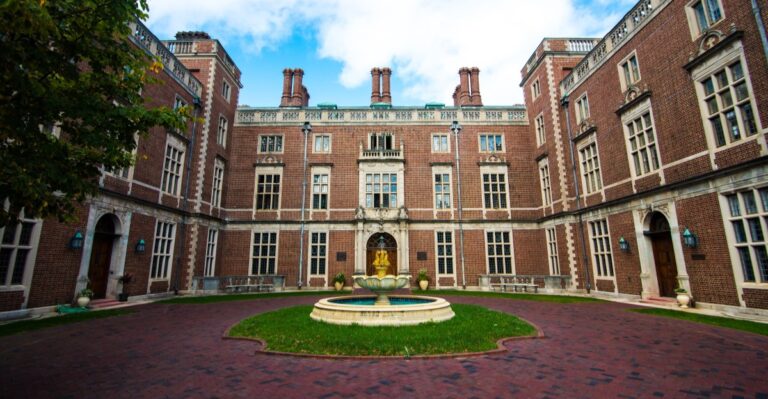 The Tiny College In Glen Cove, New York That Offers Full-Tuition Scholarships And Ranks Among The Best In The Country