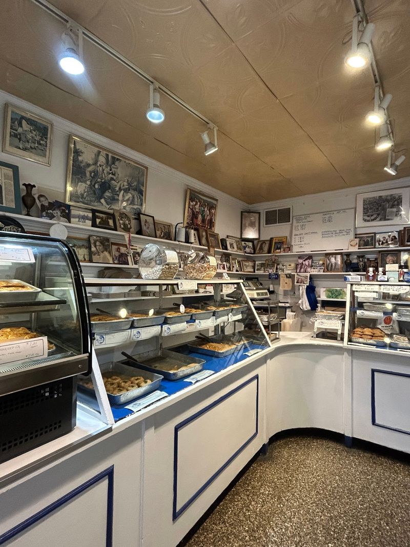 Blue And White Outside, Pure Old New York Inside