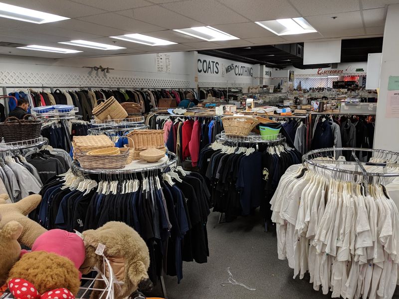 The Fill-A-Bag Sale That Rewards Quick Hands