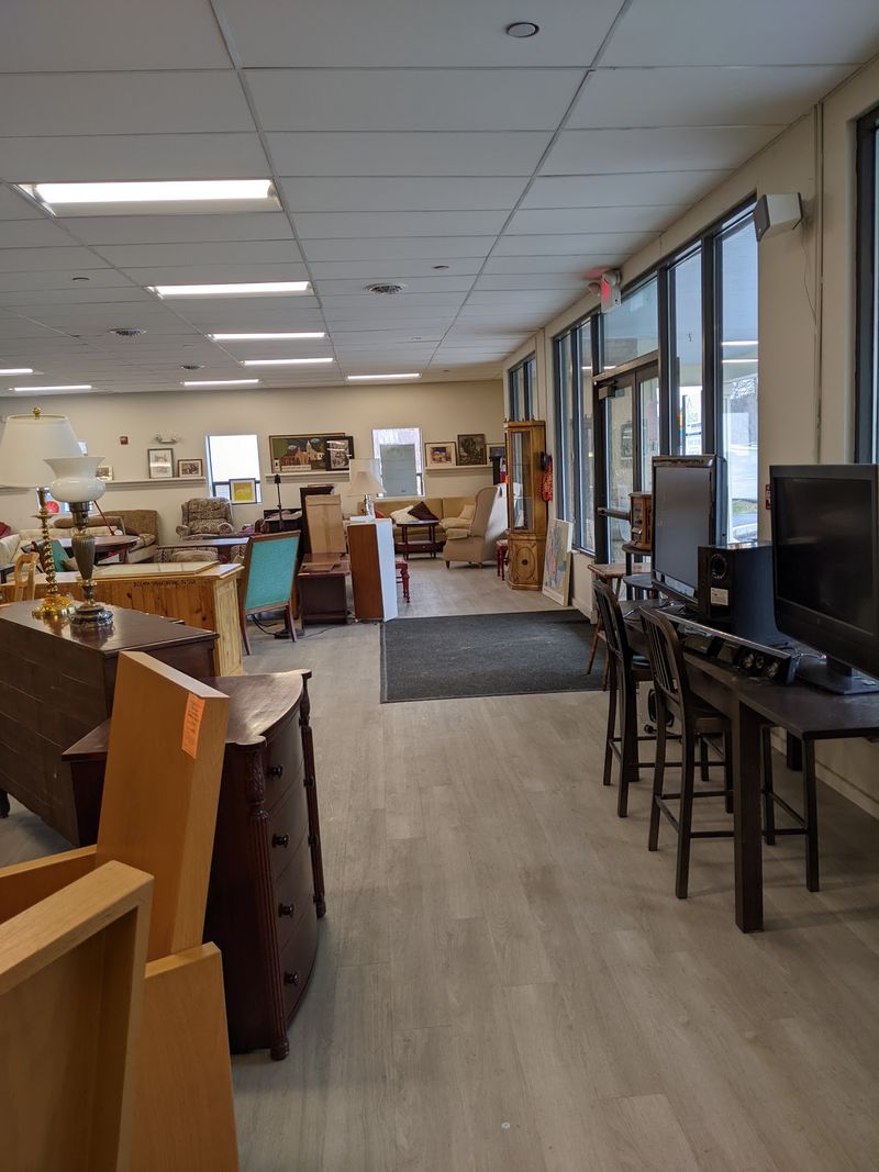 Wide Open Showrooms Built For Browsing