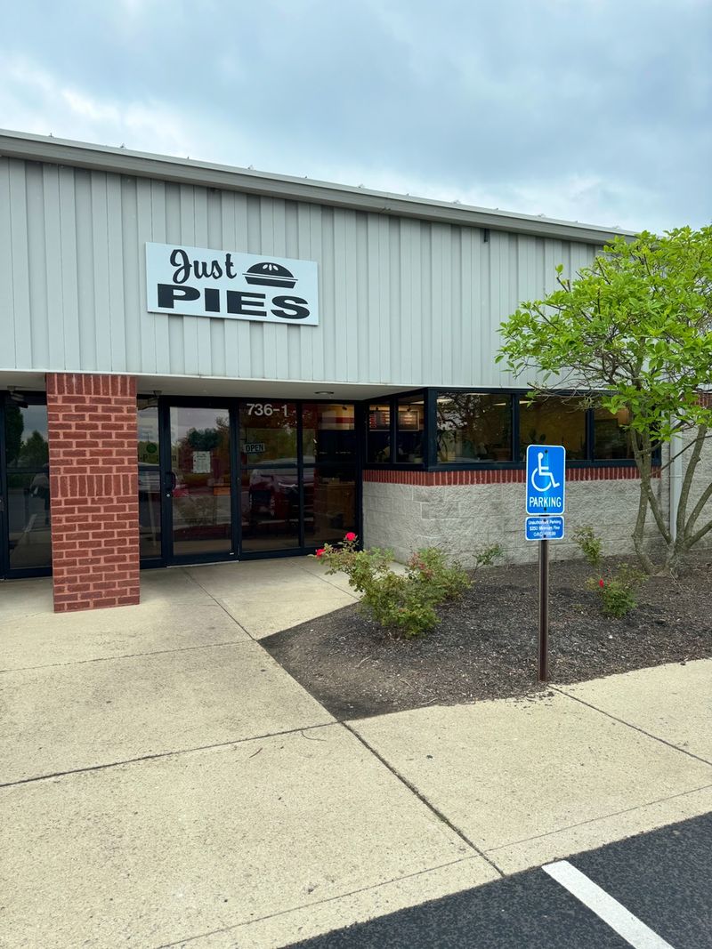 Hours, Parking, And Getting There Without A Hitch