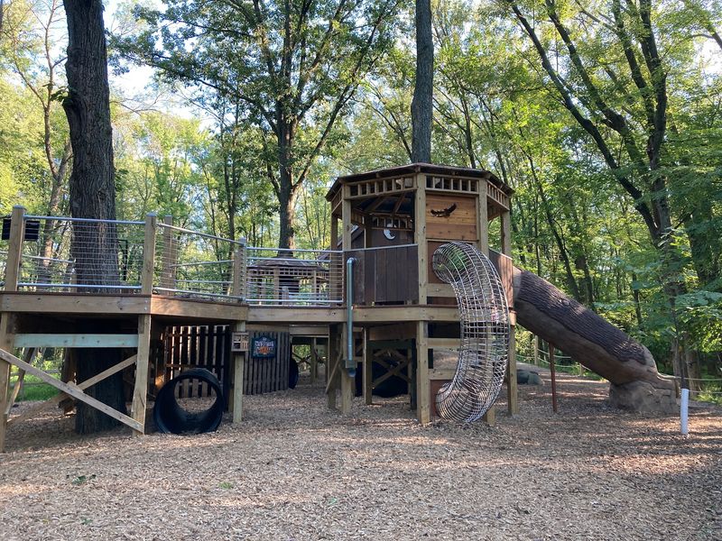 Kids Get A Tree Fort And Puppets In The Discovery Den