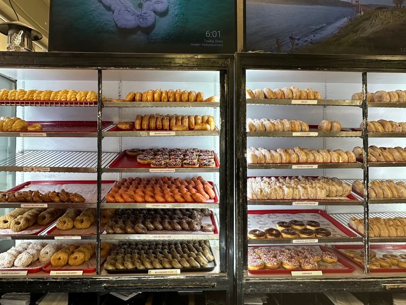 Why The Hourly Fresh Batches Change Everything