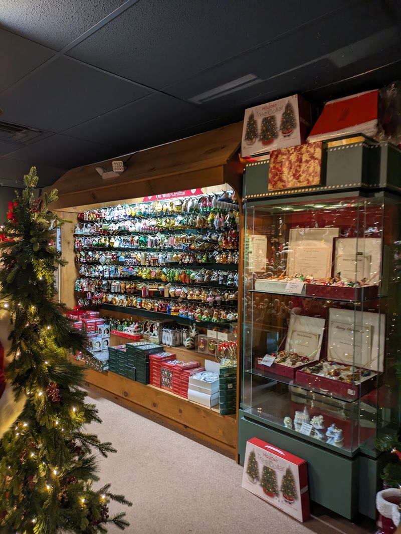 Your Tree Deserves A Souvenir From The Green Mountains