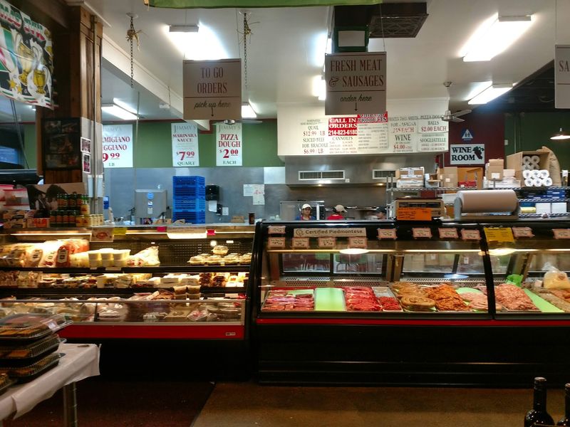 Sweet Endings With Cannoli And Tiramisu