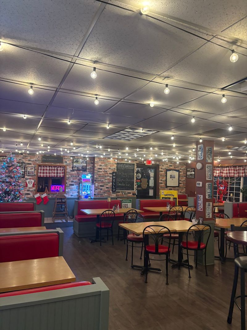 Eddie F's New England Seafood - Clifton Park