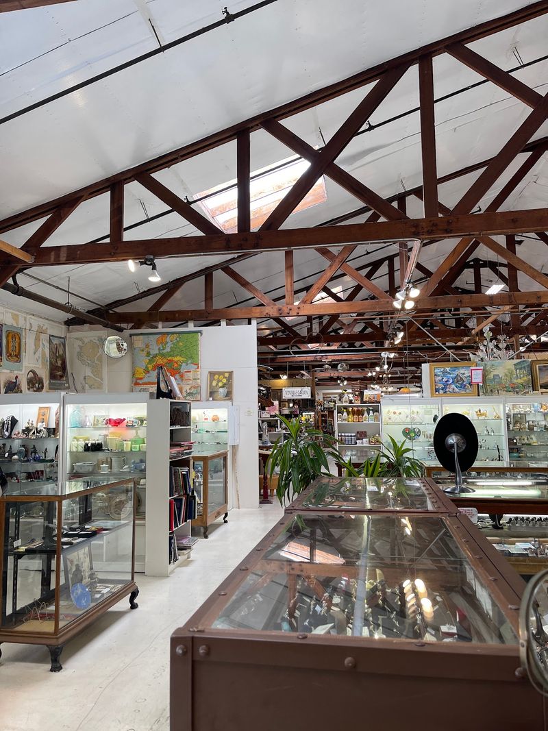 Antique Society