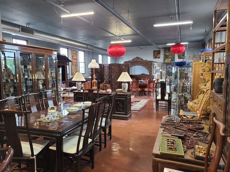 Antiques on Pierce