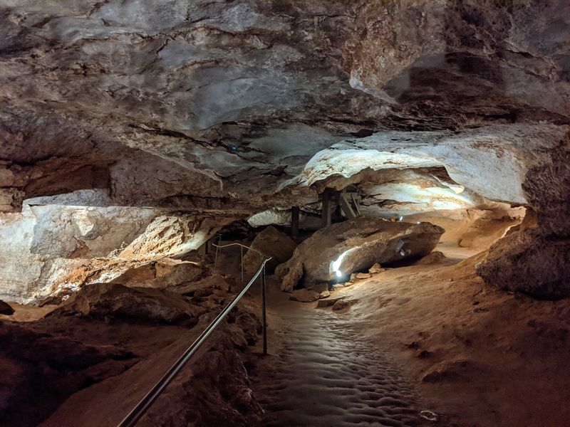 Alabaster Caverns State Park, Freedom