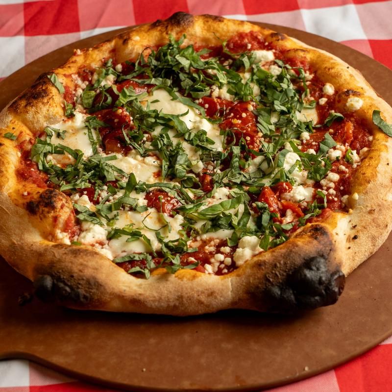 A 900-Degree Oven Turns Out Real Neapolitan Pizza