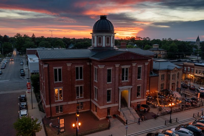 Grand Old Buildings That Steal The Spotlight
