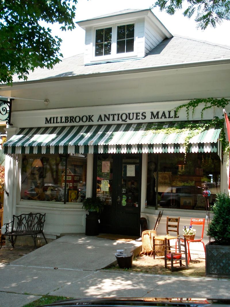 Main Street Location In Horse Country