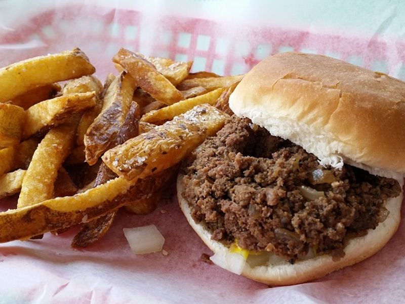 The 1952 Crumble Burger Keeps History Alive