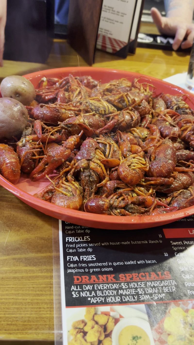 Plan Your Trip Around Crawfish Hours