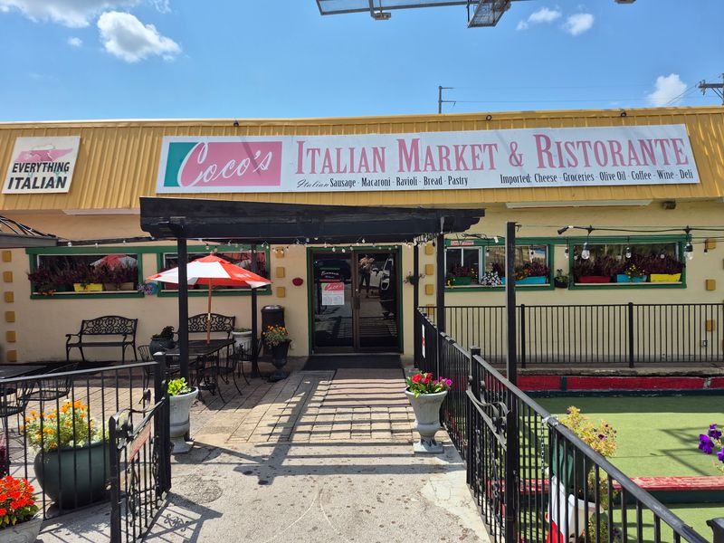 Coco's Italian Market, Restaurant & Catering