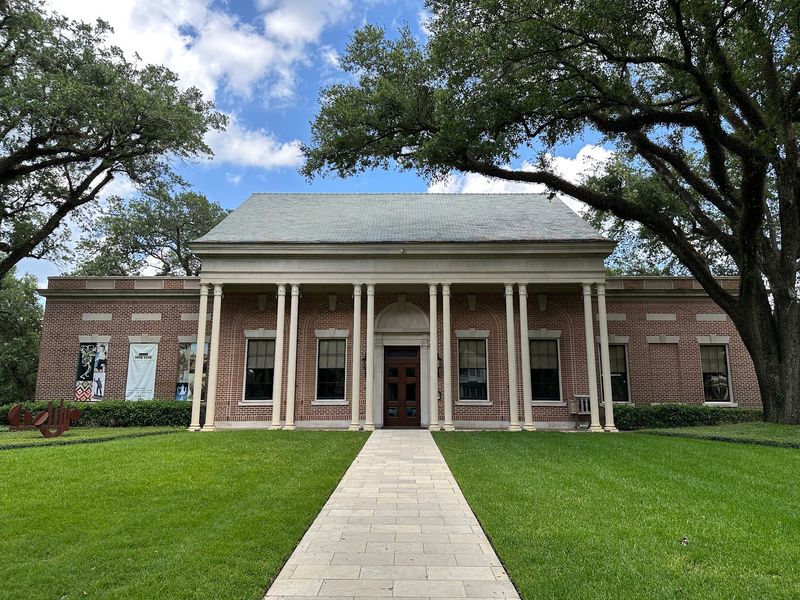 Hours, Admission, and Planning Your Stop