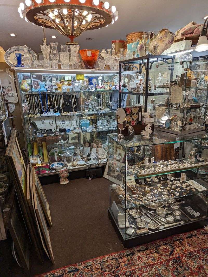 Sturbridge Antique Shops