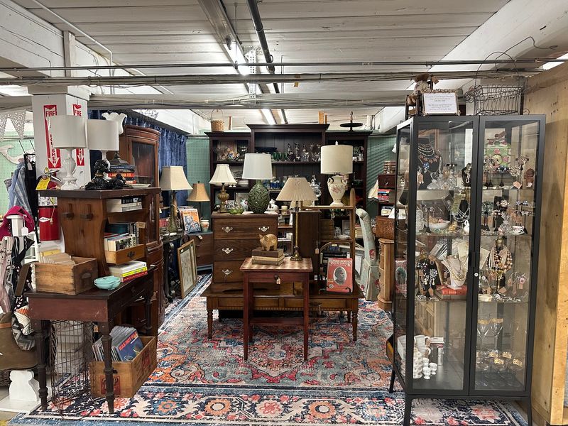 New Bedford Antiques At The Cove