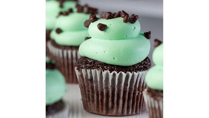 Cupcakes, Cookies, and Macarons That Fit Any Budget