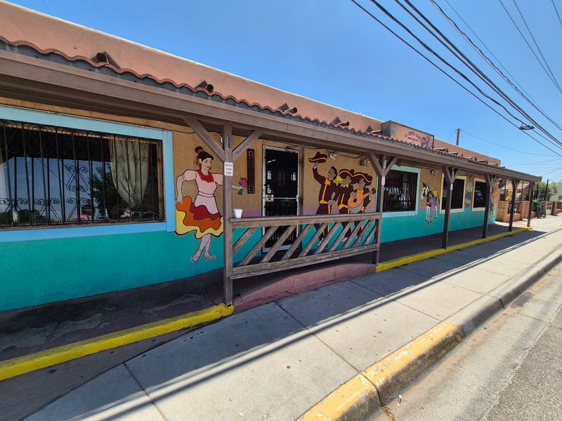 La Nueva Casita Café