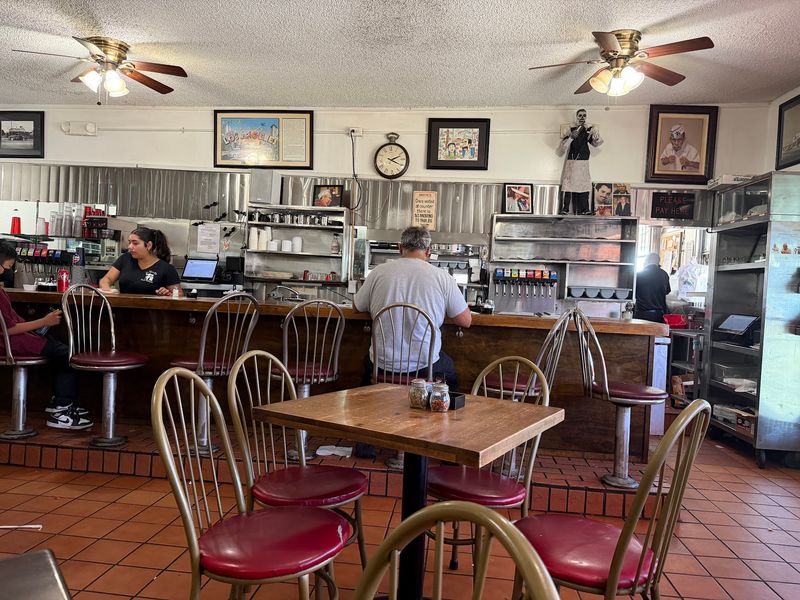 El Tepeyac Cafe