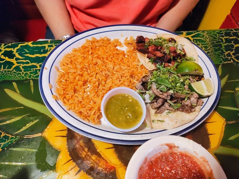Los Compadres Mexican Restaurant Bar