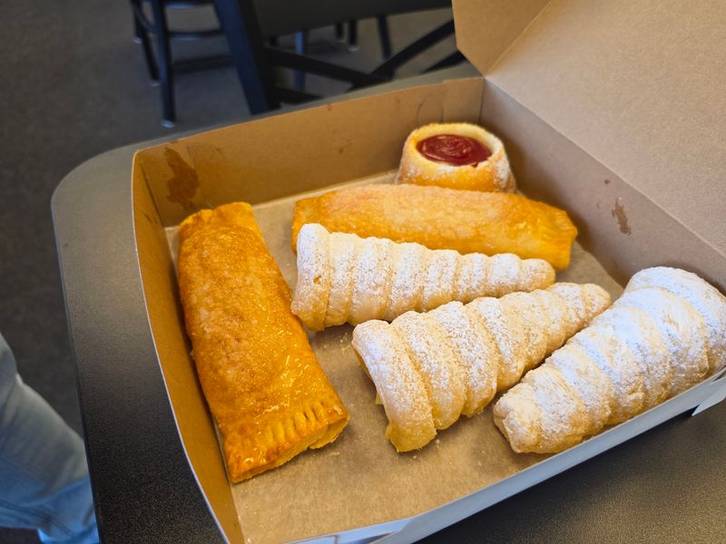 Know The Hours Before Your Sweet Tooth Takes The Wheel