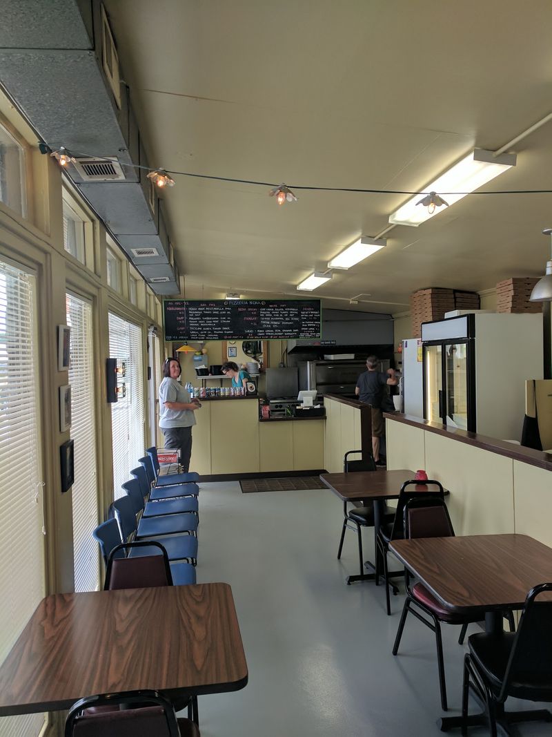 A Sandwich Shop Became Your New Weekend Pizza Ritual