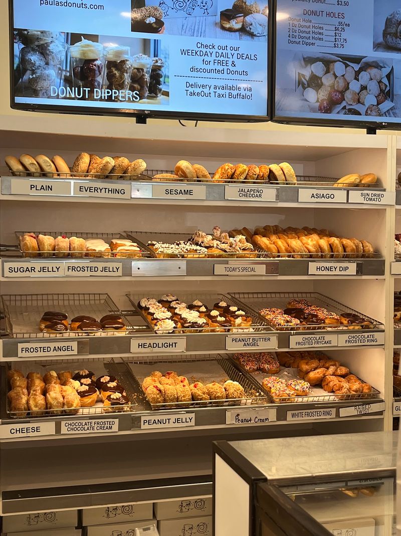 Paula's Donuts