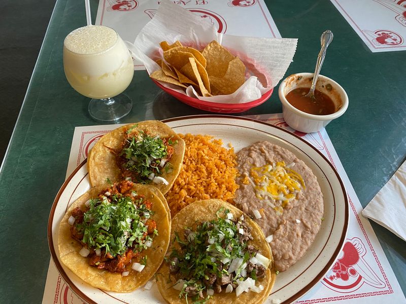El Azteca Restaurant