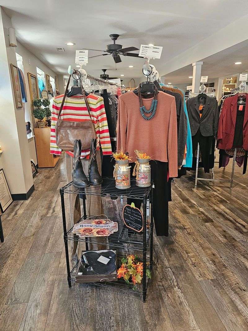 Ark Community Resource Center And Noah's Closet Resale Shop