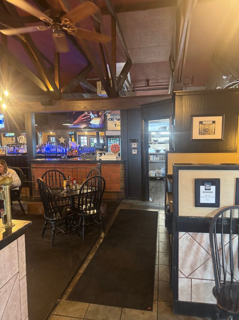 Mugshot Burgers Live Over In The Tavern