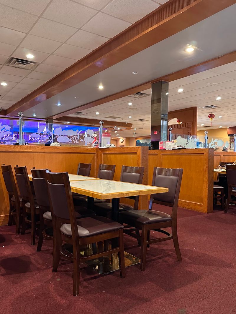 A Spacious Room Gives Big Groups Breathing Space