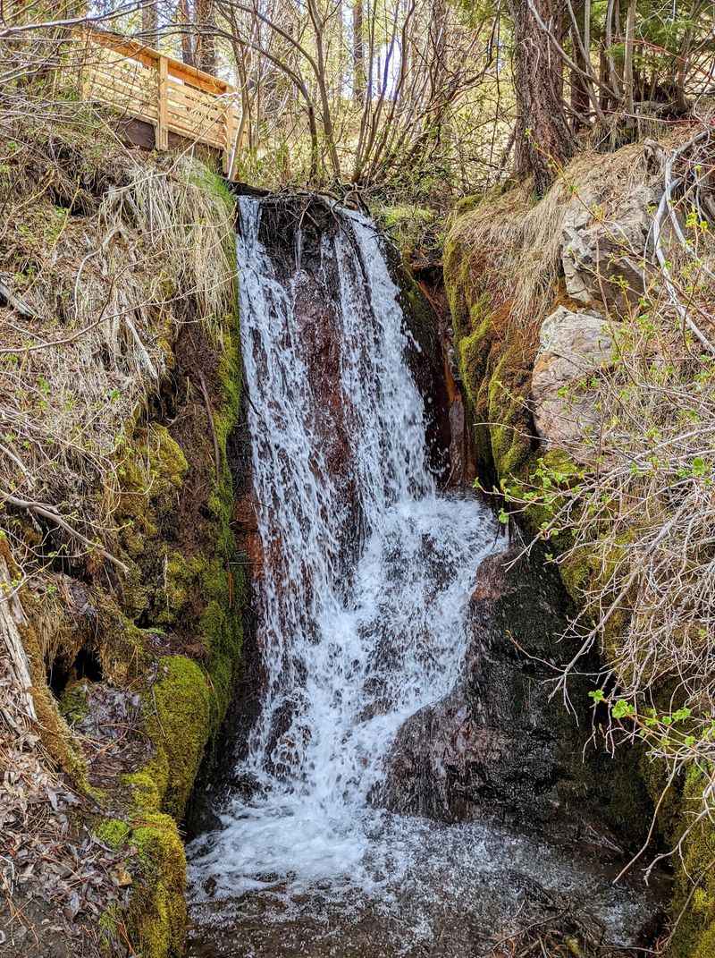 Upper Kings Canyon Waterfall