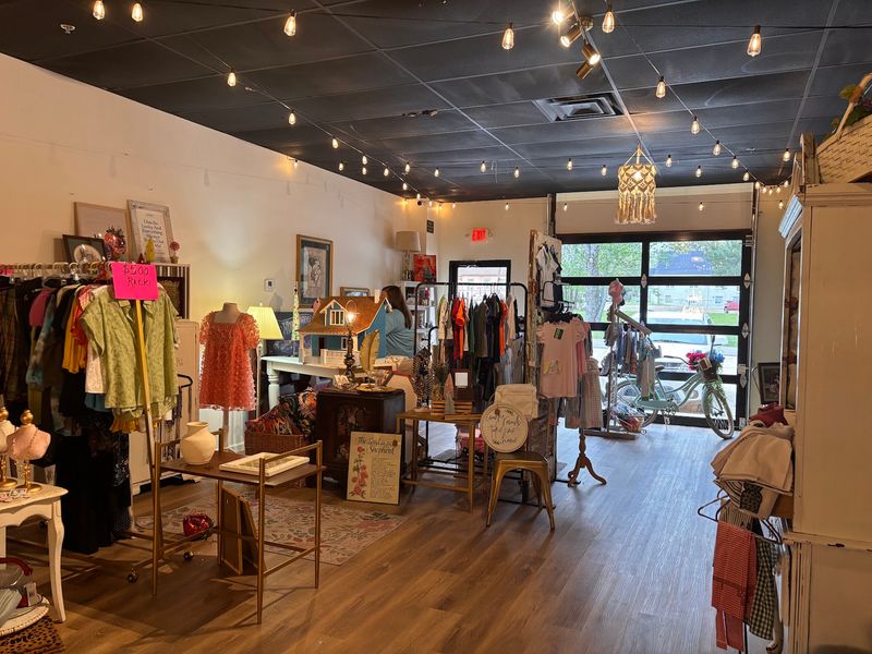 Vintage Vibes, Saltillo, MS