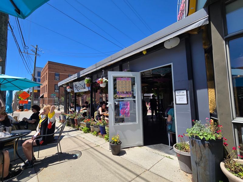 A Triangle Lot Across From The Farmers Market Puts You In The Thick Of Things
