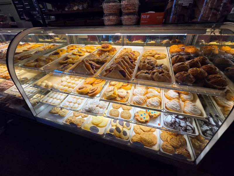 Cannoli Worth Every Minute Of Standing Around