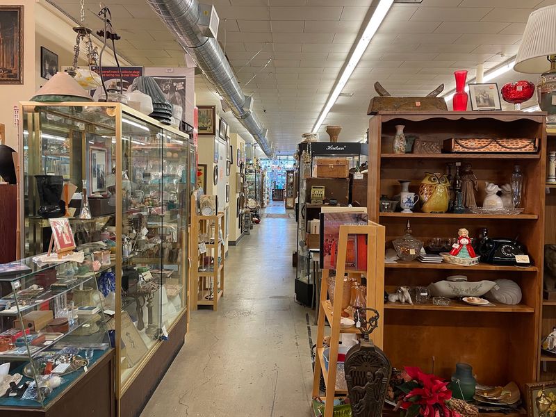 Antiques Colony